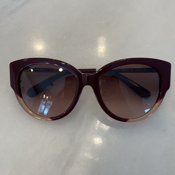 Ferragamo Sunglasses - Picture 2 of 7